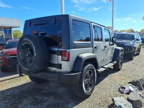 Used 2018 Jeep Wrangler Unlimited Sport S image 5