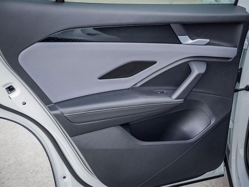 New 2026 Volkswagen Tiguan SE R-Line image 28