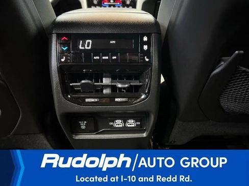 Used 2025 Jeep Grand Cherokee L Limited AWD/4WD image 17