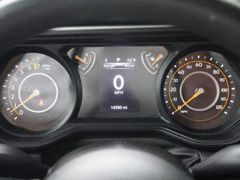 Used 2024 Jeep Gladiator Sport AWD/4WD image 16