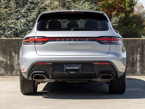 Certified 2026 Porsche Macan AWD/4WD image 10