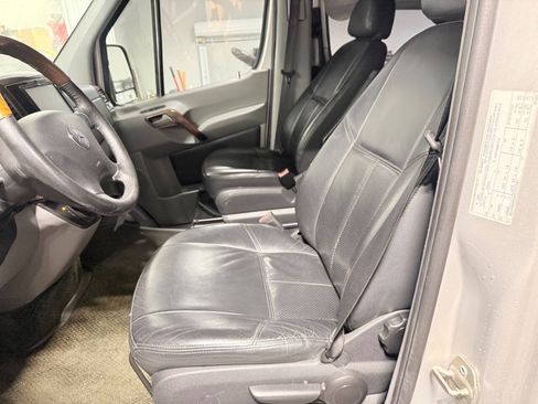 Used 2009 Dodge Sprinter 2500 RWD image 27