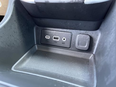 Used 2024 GMC Terrain SLE w/ Driver Convenience Package FWD image 28