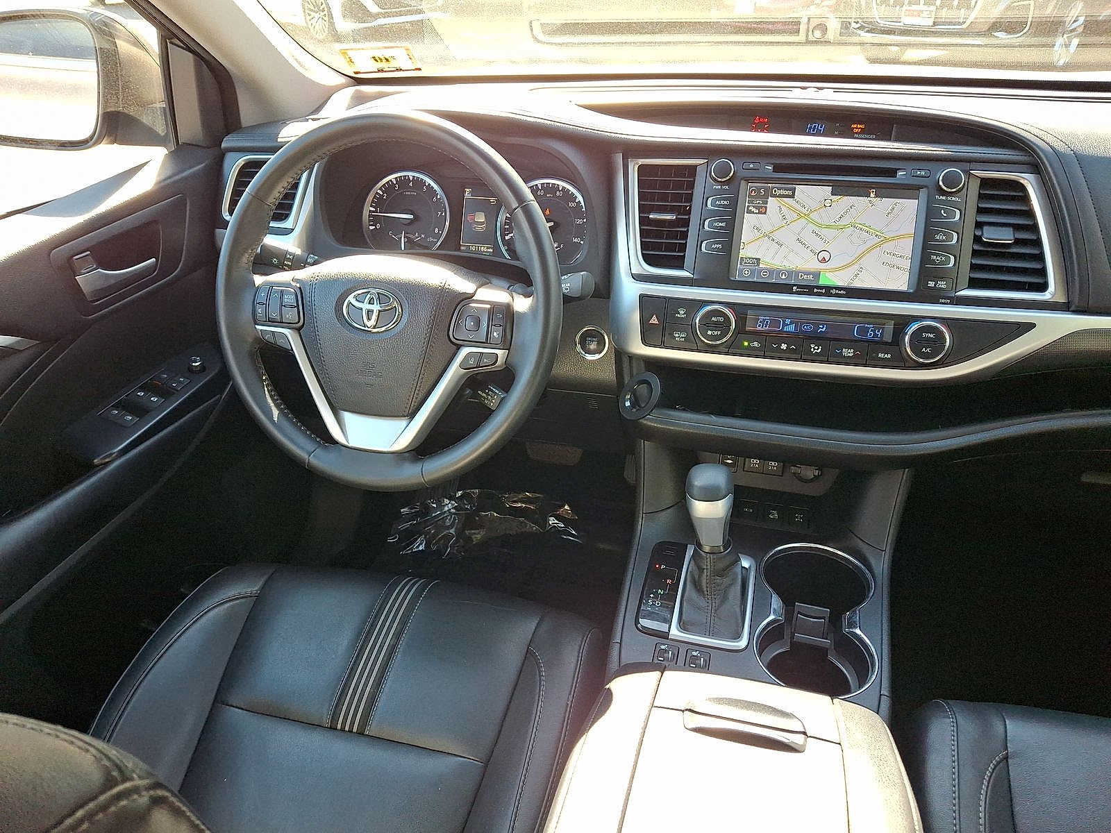 Used 2017 Toyota Highlander SE w/ Carpet Mat Package AWD/4WD image 15