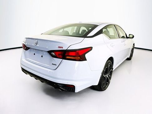 Used 2024 Nissan Altima 2.5 SR w/ SR Premium Package image 5