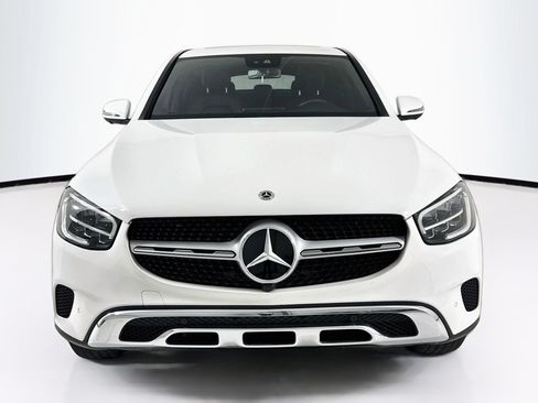 Used 2023 Mercedes-Benz GLC 300 4MATIC Coupe image 2