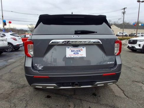 Certified 2022 Ford Explorer XLT w/ Equipment Group 202A image 7