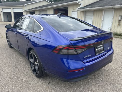 Used 2023 Honda Accord Sport image 7