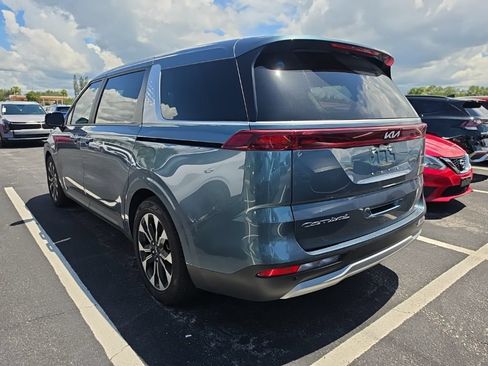 Used 2022 Kia Carnival EX FWD image 12