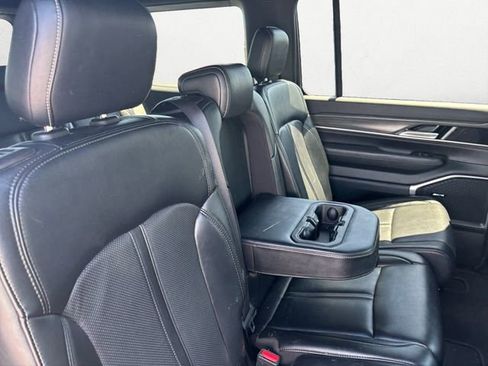 Used 2024 Jeep Wagoneer Series II w/ Flexible Seating Group AWD/4WD image 20