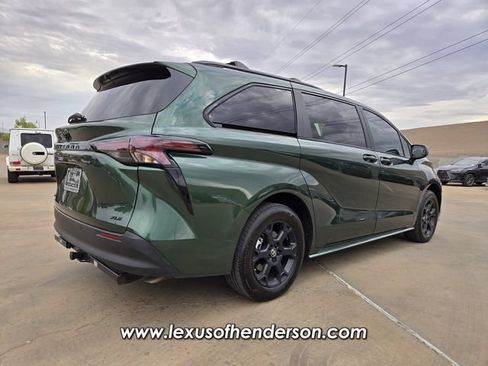 Used 2025 Toyota Sienna XLE Woodland Edition AWD/4WD image 6