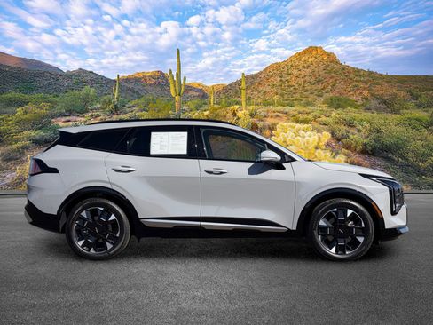 Certified 2026 Kia Sportage SX FWD image 3