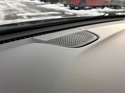 Used 2024 Chrysler Pacifica Touring-L image 26