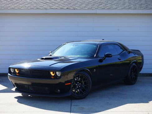 Used 2016 Dodge Challenger R/T Scat Pack image 10