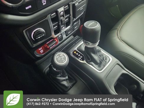 Used 2025 Jeep Gladiator Mojave image 19