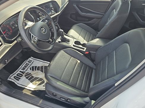 Used 2021 Volkswagen Jetta SE image 9