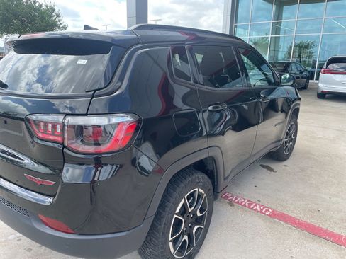 Used 2024 Jeep Compass Trailhawk AWD/4WD image 10