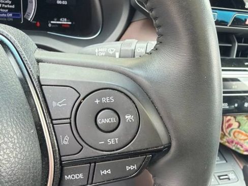 Used 2024 Toyota Venza Limited AWD/4WD image 15