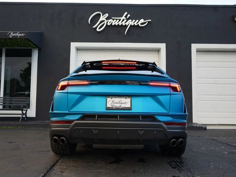 Used 2024 Lamborghini Urus Performante AWD/4WD image 30