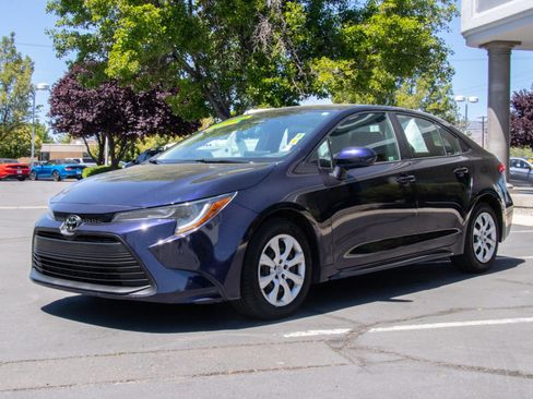 Used 2023 Toyota Corolla LE image 3