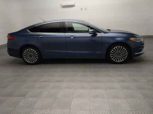 Used 2018 Ford Fusion SE w/ Fusion SE Technology Package FWD image 11