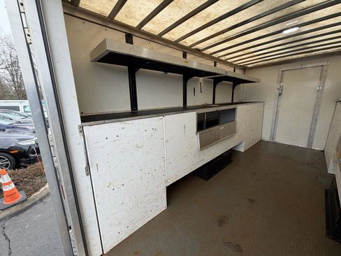 Used 2023 Ford E-450 and Econoline 450 Super Duty w/ Power Windows & Locks Group image 19