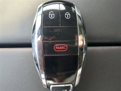 Used 2019 Bentley Bentayga image 31