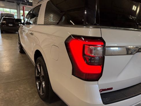 Used 2018 Ford Expedition Max Limited w/ Equipment Group 301A AWD/4WD image 34