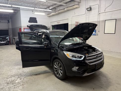 Used 2018 Ford Escape Titanium AWD/4WD image 9