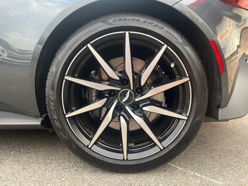 Used 2020 Aston Martin V8 Vantage Coupe RWD image 27