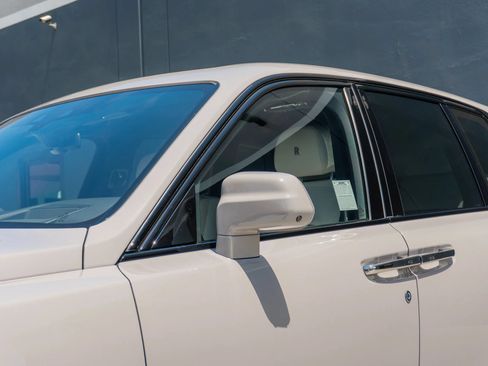 Used 2024 Rolls-Royce Cullinan Black Badge AWD/4WD image 30