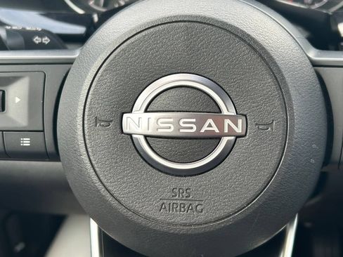Used 2025 Nissan Pathfinder SV FWD image 35