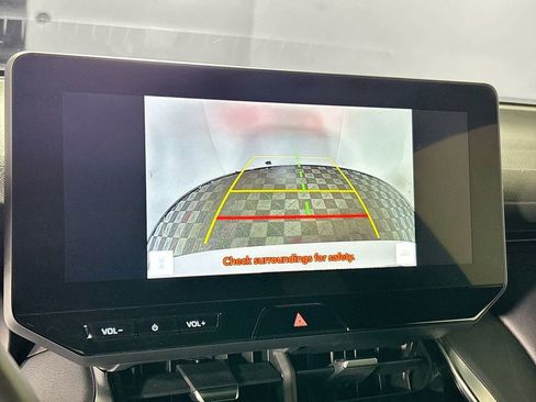 Used 2024 Toyota Venza Nightshade image 16