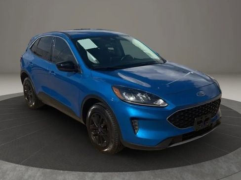 Used 2021 Ford Escape SE w/ Cold Weather Package AWD/4WD image 6