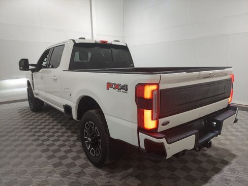Used 2025 Ford F250 Platinum AWD/4WD image 2