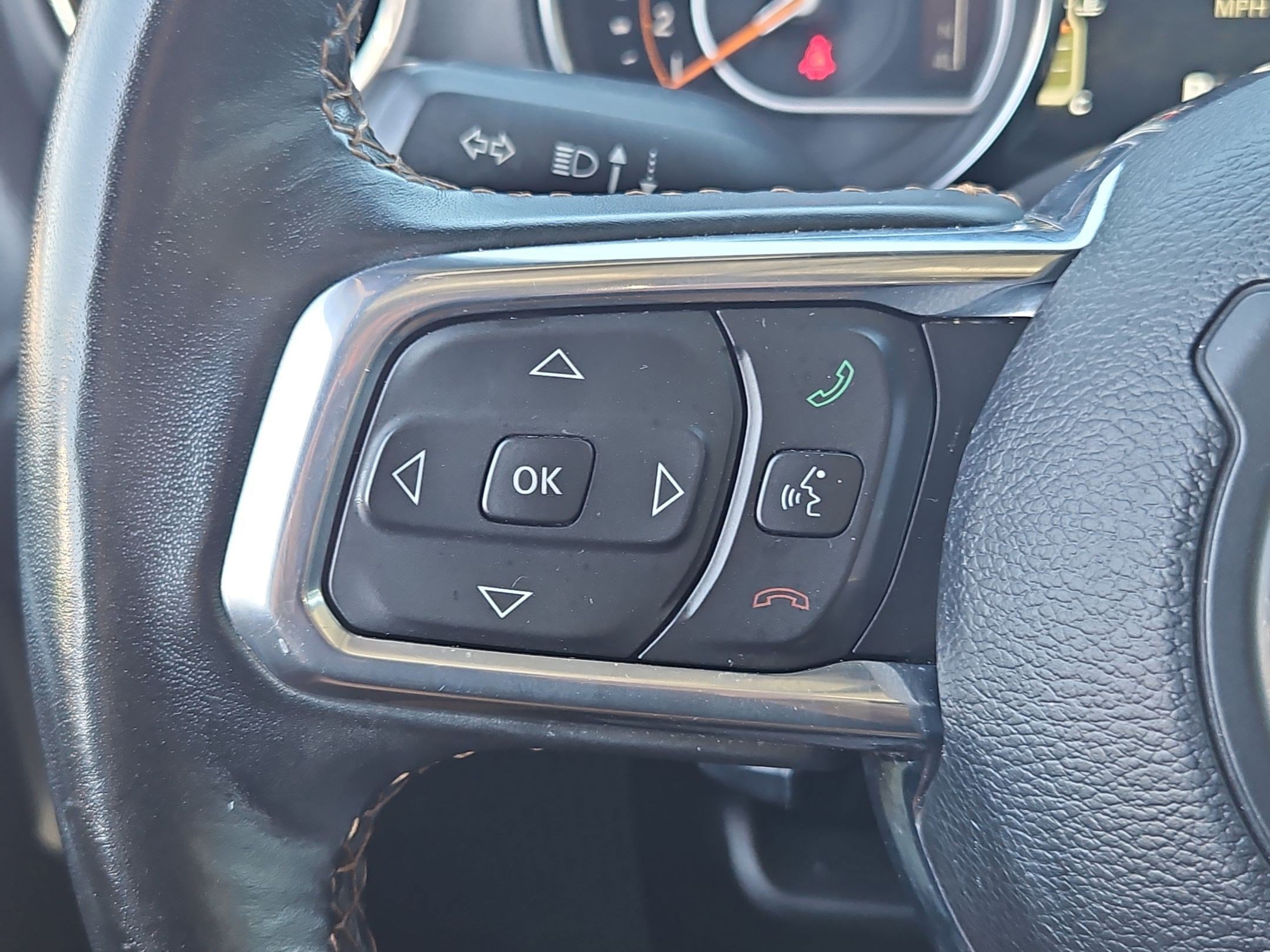 Used 2023 Jeep Wrangler Unlimited Sahara AWD/4WD image 17