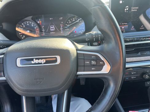 Used 2022 Jeep Compass Latitude w/ Sun and Sound Group image 13