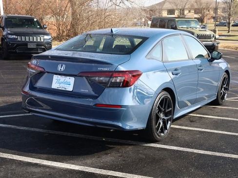Used 2025 Honda Civic Sport image 4