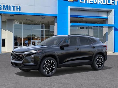 New 2026 Chevrolet Trax RS w/ Driver Confidence Package image 2