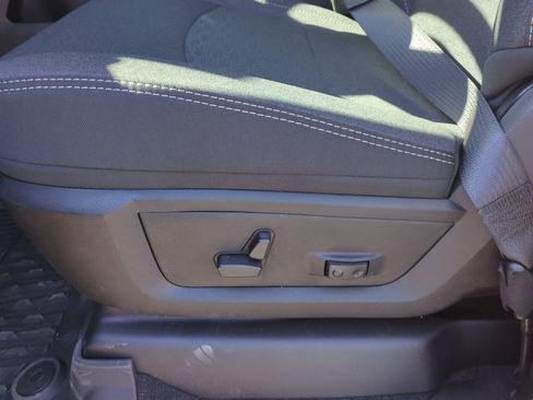 New 2026 RAM 2500 Big Horn AWD/4WD image 14