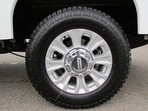 Used 2021 Ford F350 XLT image 17