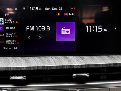 Used 2024 Kia Telluride EX w/ EX Captain's Chair Package image 24