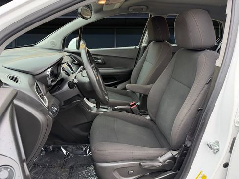 Used 2017 Chevrolet Trax LS image 13