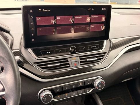 Used 2023 Nissan Altima 2.5 SR w/ SR Premium Package FWD image 16