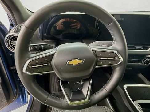 Used 2025 Chevrolet Equinox LT w/ Safety and Technology Package image 11