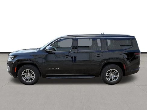 Used 2024 Jeep Wagoneer 2WD image 8