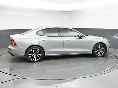 Used 2024 Volvo S60 B5 Plus w/ Climate Package FWD image 9