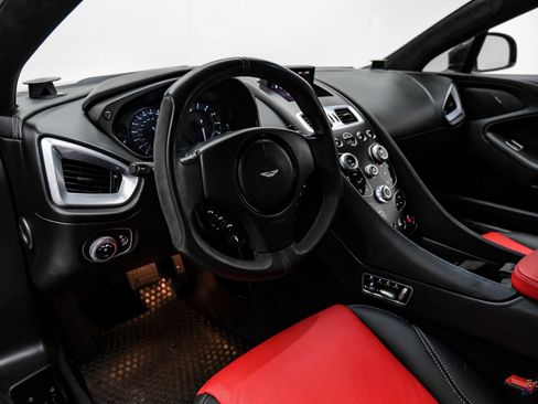 Used 2014 Aston Martin Vanquish Coupe image 33