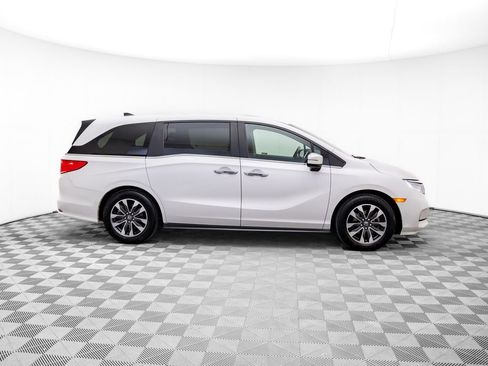 Certified 2024 Honda Odyssey EX-L image 6