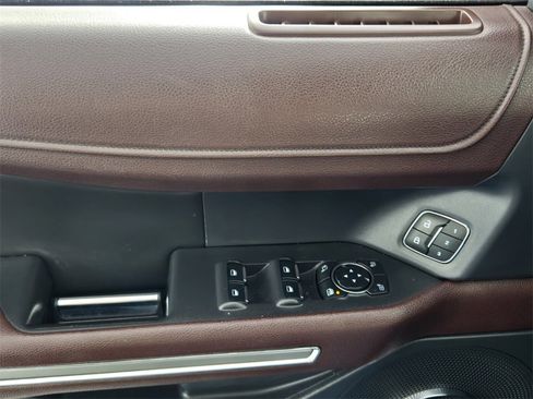 Used 2022 Ford Expedition Limited image 29